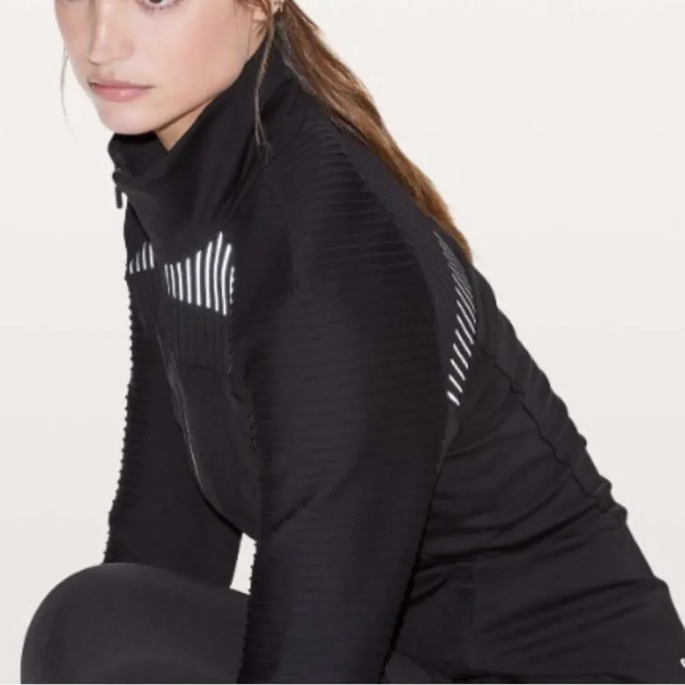 Lululemon Chill Going Strong Reflective full zip black Jacket Size 8